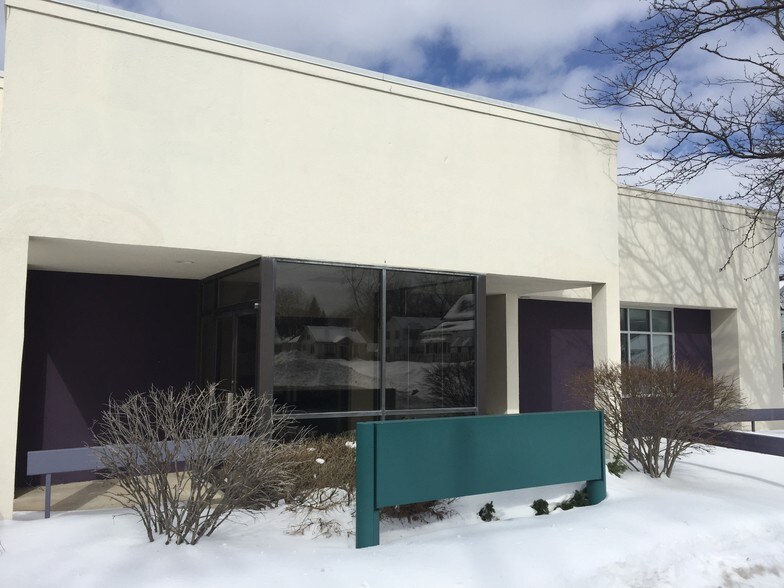 More Photos Of 653 Michigan Ave, Holland Freestanding For Lease