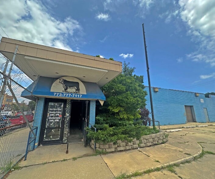 More Photos Of 3021 N Cicero Ave, Chicago Freestanding For Sale