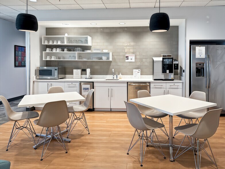 More Photos Of 3350 Riverwood Pkwy SE, Atlanta Coworking Space