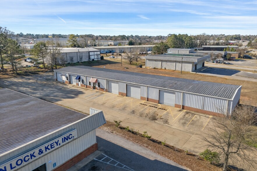 More Photos Of 1962 Mall Blvd, Auburn Warehouse For Sale