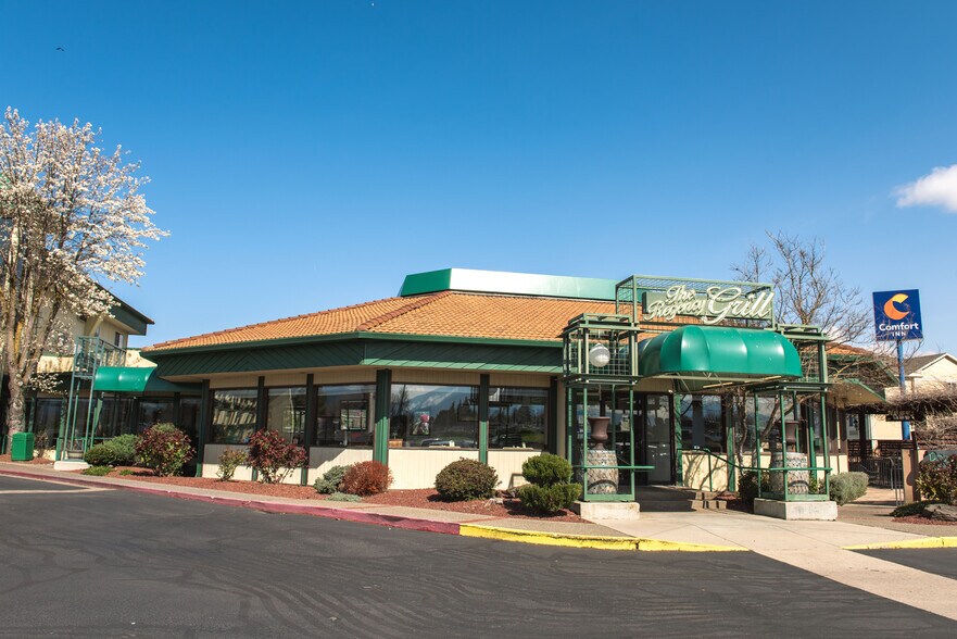 More Photos Of 2300 Biddle Rd, Medford Hotel For Sale