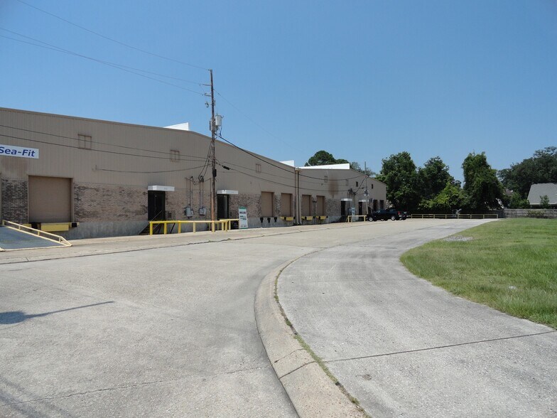 Primary Photo Of 4757 River Rd, Jefferson Industrial For Lease