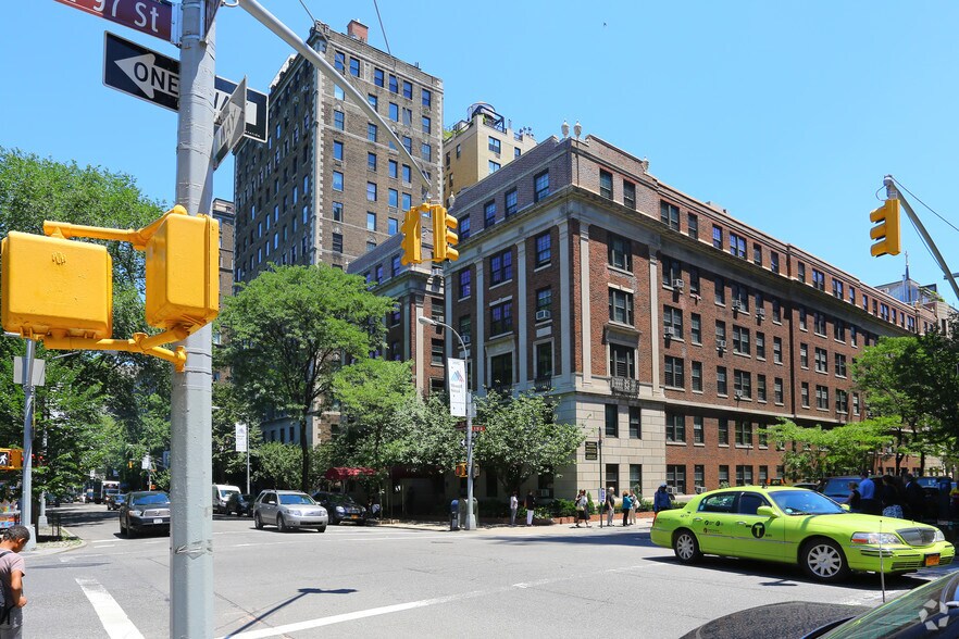 More Photos Of 1160 Fifth Ave, New York Apartments For Lease