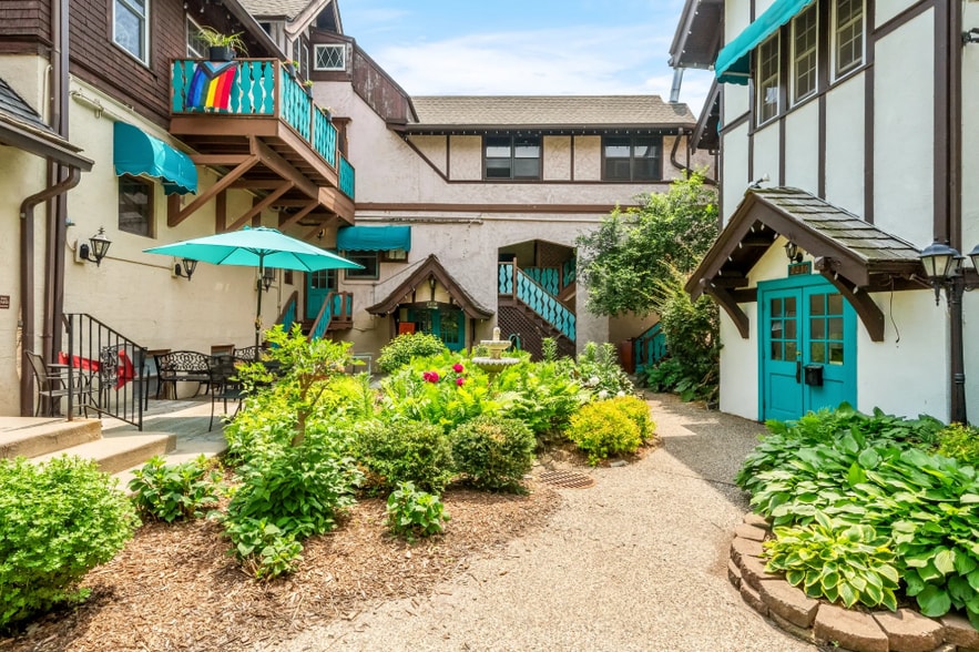 More Photos Of 2232-2242 Carter Ave, Saint Paul Unknown For Lease