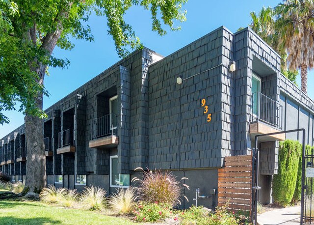 More Photos Of 935 Johnfer Way, Sacramento Apartments For Sale