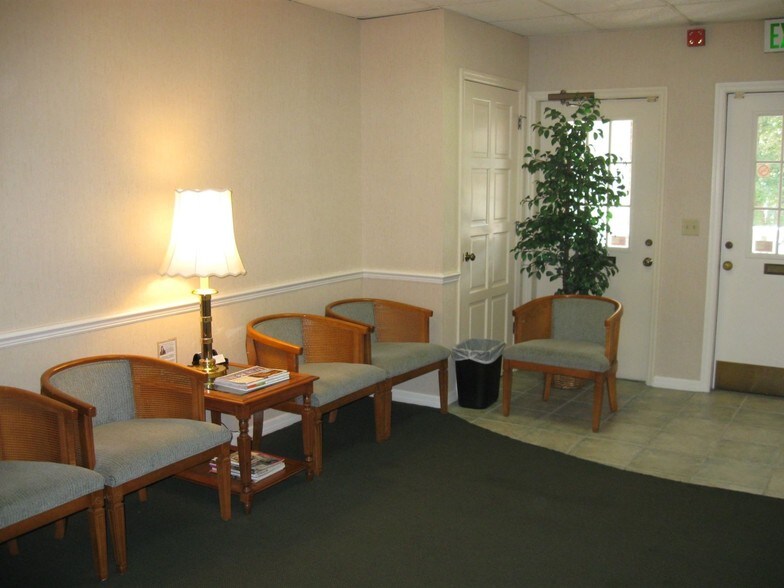 More Photos Of 1001 N Washington Blvd, Sarasota Office For Lease