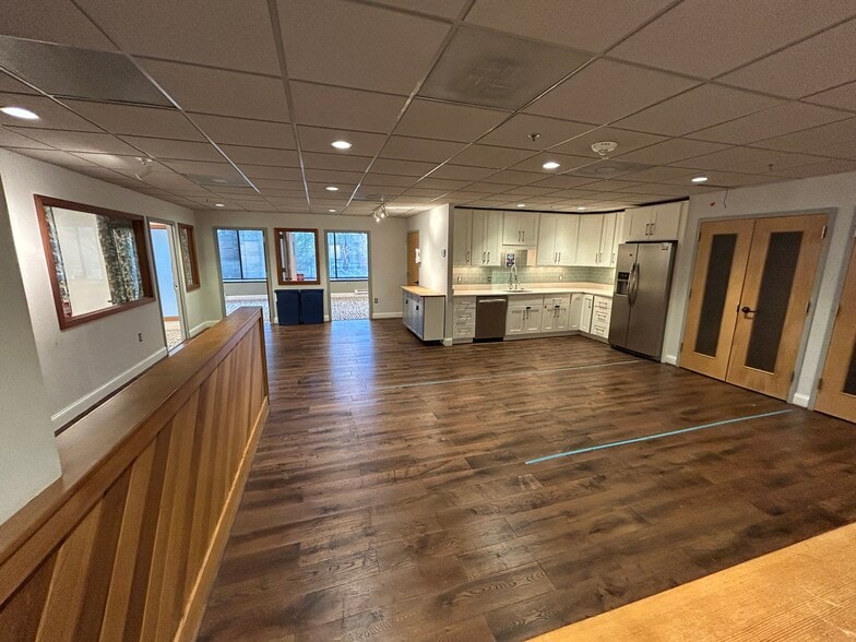 More Photos Of 7945 Macarthur Blvd, Cabin John Office For Lease