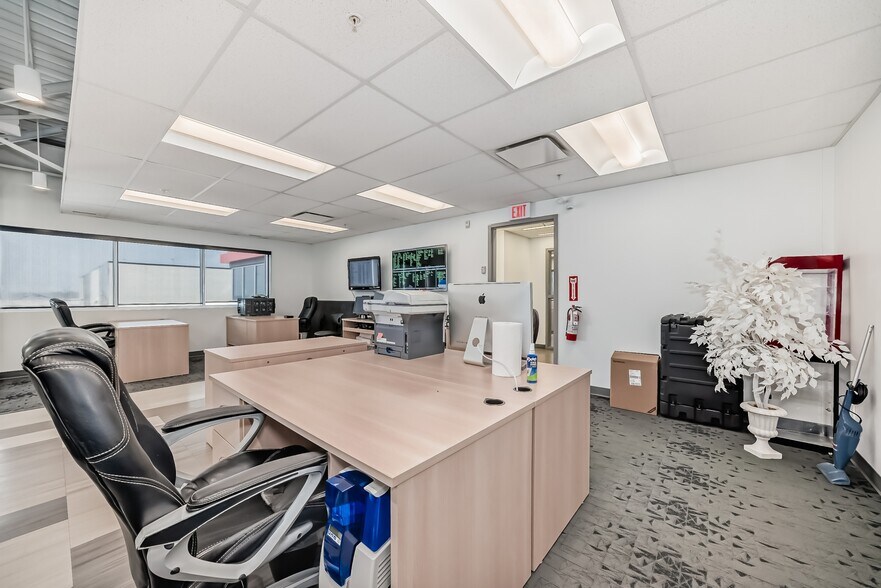 More Photos Of 9040-9058 22nd Ave SW, Edmonton Showroom For Sale