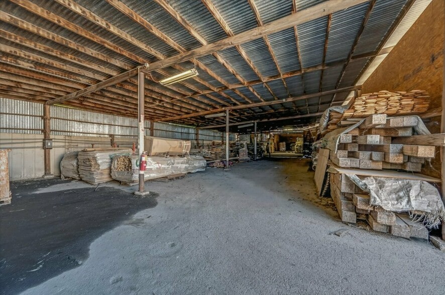 More Photos Of 708 N Pleasant Ave, Fresno Warehouse For Sale