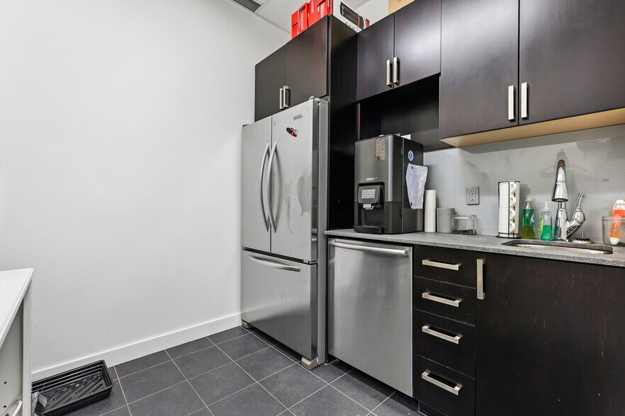 More Photos Of 888 4th Ave SW, Calgary Office For Sale