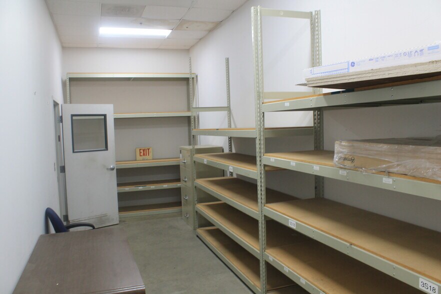 More Photos Of 7315-A Grove Rd, Frederick Warehouse For Lease