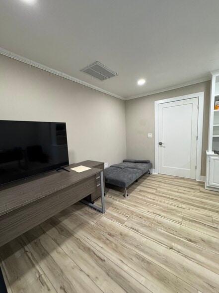 More Photos Of 4651 Roswell Rd NE, Atlanta Medical For Lease