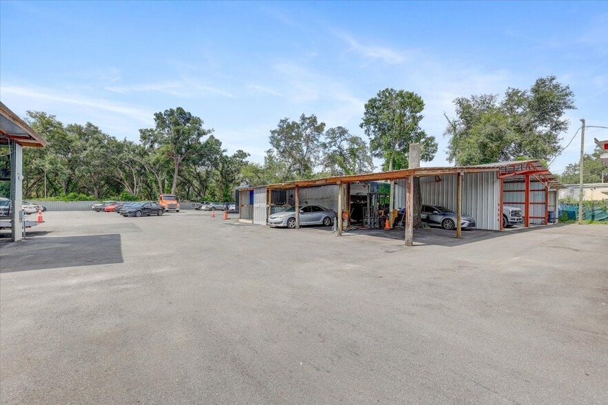 More Photos Of 11309 E US Highway 92, Seffner Warehouse For Sale