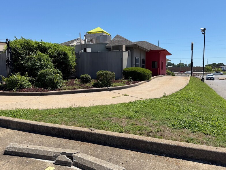More Photos Of 5 S Kingshighway St, Cape Girardeau Fast Food For Sale