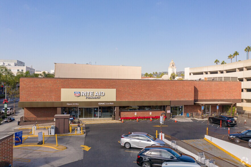 More Photos Of 300 N Canon Dr, Beverly Hills Drugstore For Lease