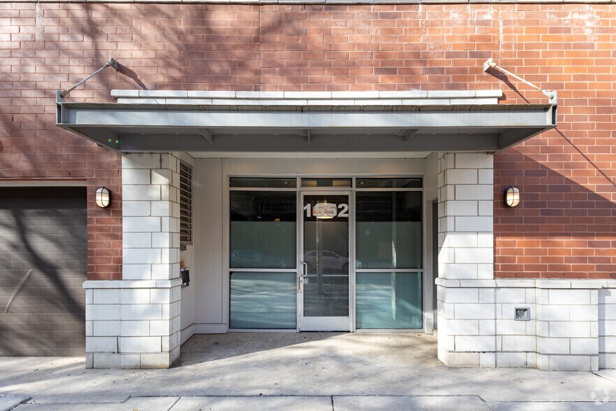 More Photos Of 1552 N North Park Ave, Chicago Apartments For Lease