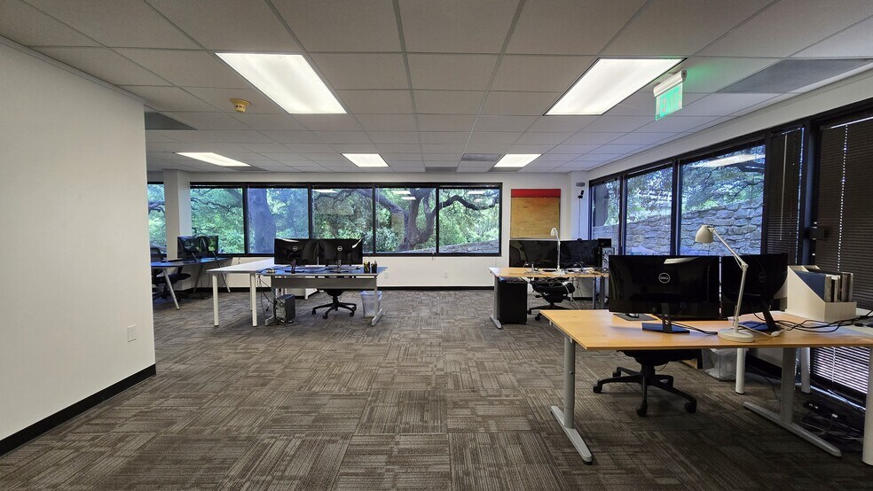 More Photos Of 4009 Banister Ln, Austin Office For Lease