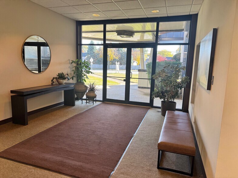 More Photos Of 800 W Central Rd, Mount Prospect Unknown For Lease