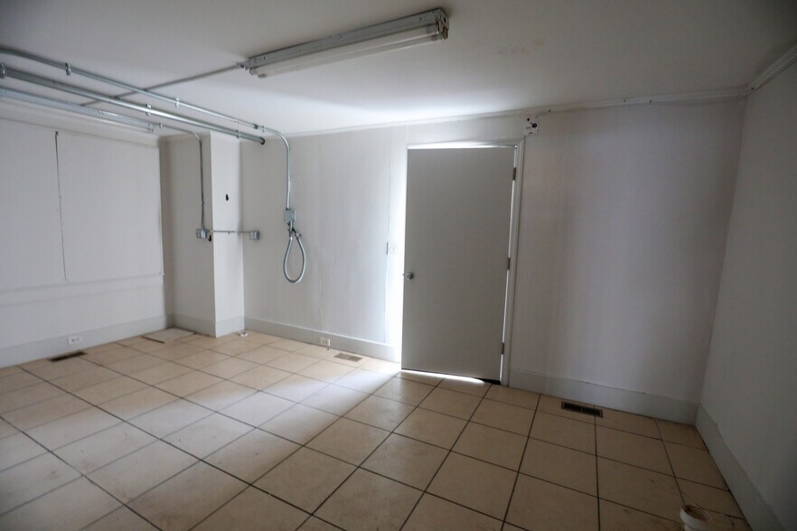 More Photos Of 190 Broadway, Port Ewen Apartments For Lease