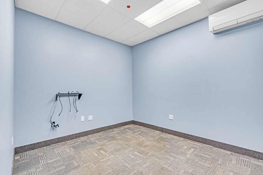 More Photos Of 35 Mill Street Central, Marlborough Warehouse For Lease