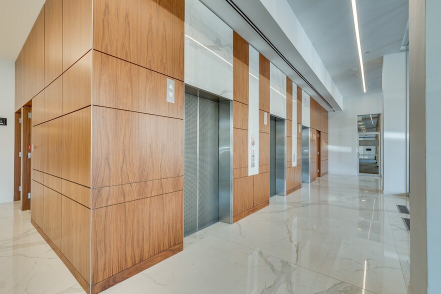 More Photos Of 8111 Preston Rd, Dallas Office For Lease