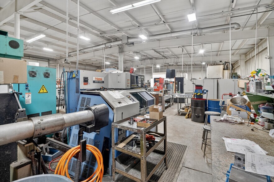 More Photos Of 808 Hicks Dr, Elburn Industrial For Sale