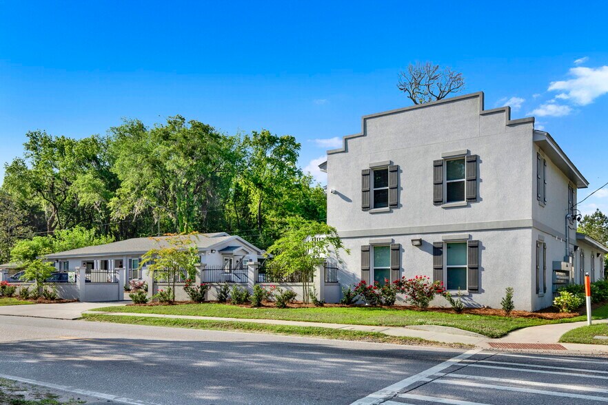 Primary Photo Of 733 W 52nd St, Savannah Apartments For Sale