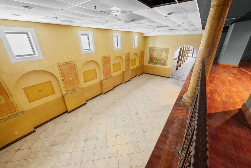 More Photos Of 66-68 W Flagler St, Miami Loft Creative Space For Sale