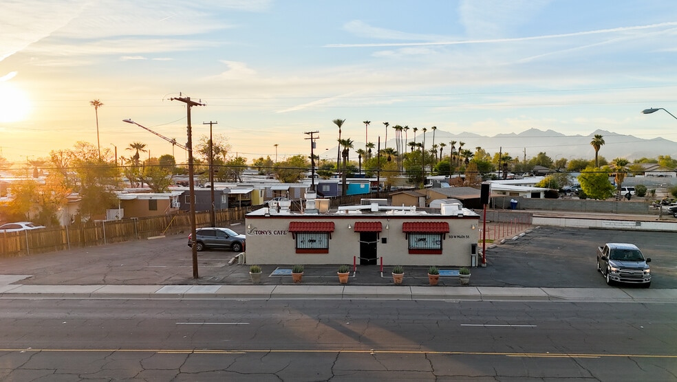 More Photos Of 301 W Main St, Avondale Restaurant For Lease
