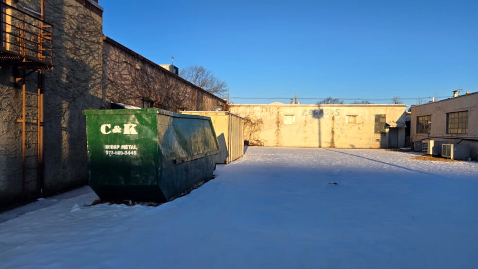 More Photos Of 531 Pennsylvania Ave, Linden Manufacturing For Sale