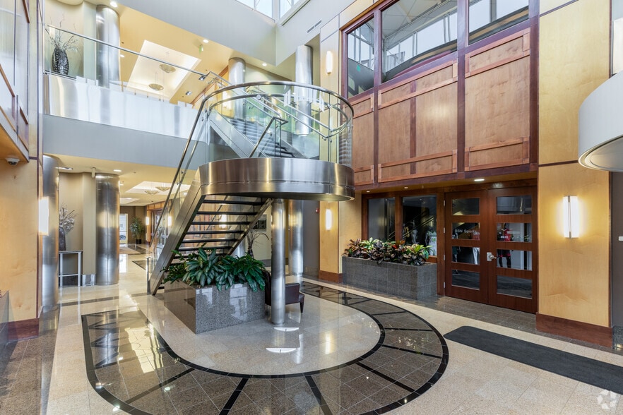 More Photos Of 126 W Sego Lily Dr, Sandy Office For Lease