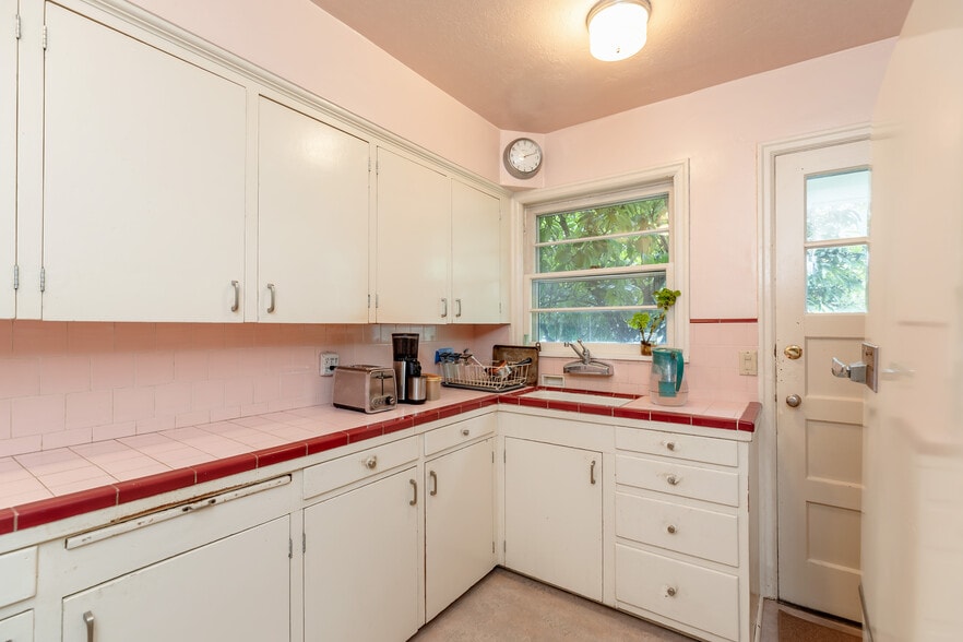 More Photos Of 1204-1238 NE 22nd Ave, Portland Apartments For Sale