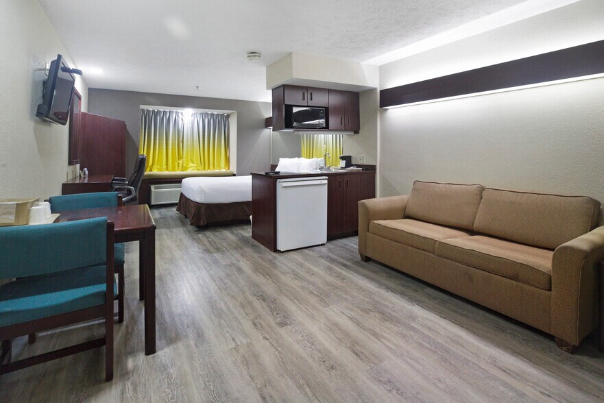 More Photos Of 518 Bonita Lakes Dr, Meridian Hotel For Sale