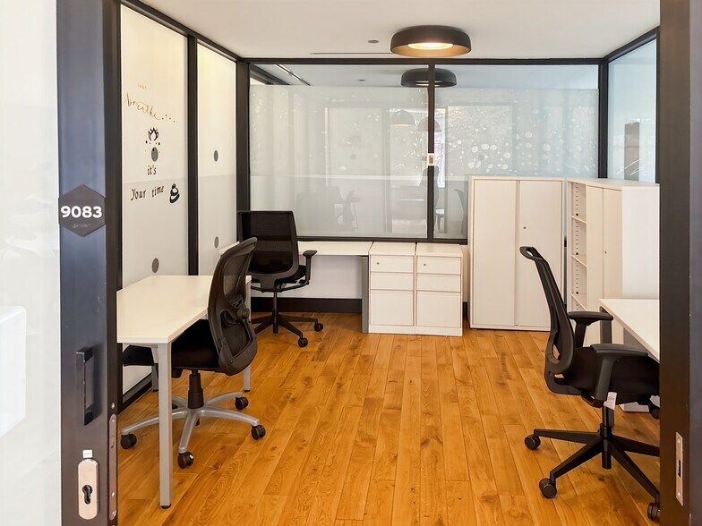 More Photos Of 5113 S Harper Ave, Chicago Coworking Space