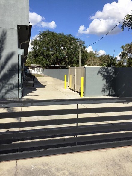 More Photos Of 6327 S Orange Ave, Orlando Storefront Retail Office For Lease