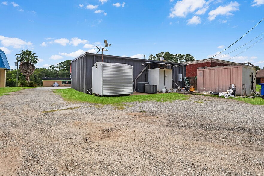 More Photos Of 40 Butler St, Midway Specialty For Sale