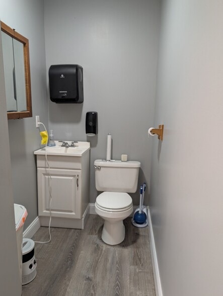 More Photos Of 5036 Richfield Rd, Flint Storefront For Sale