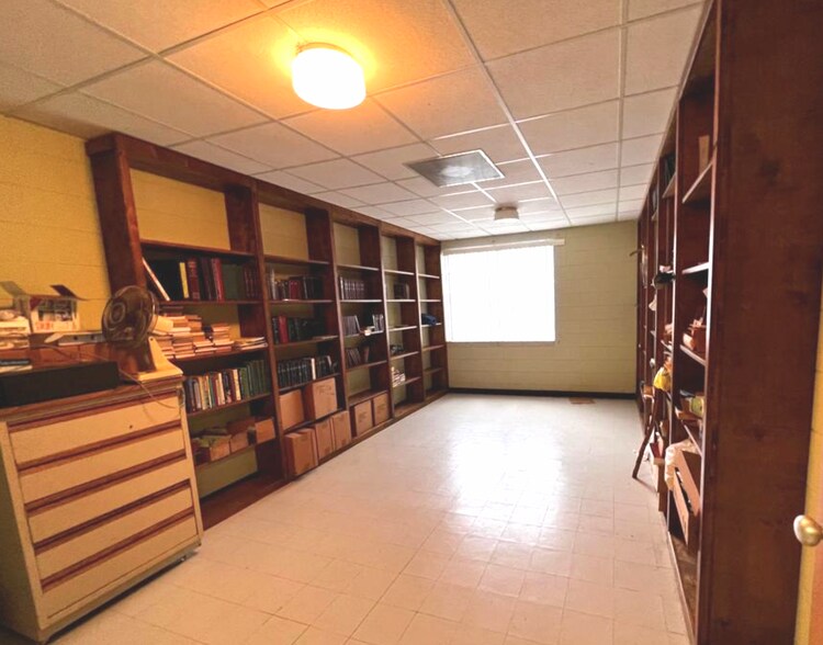 More Photos Of 309 Tibet Ave, Savannah Specialty For Sale