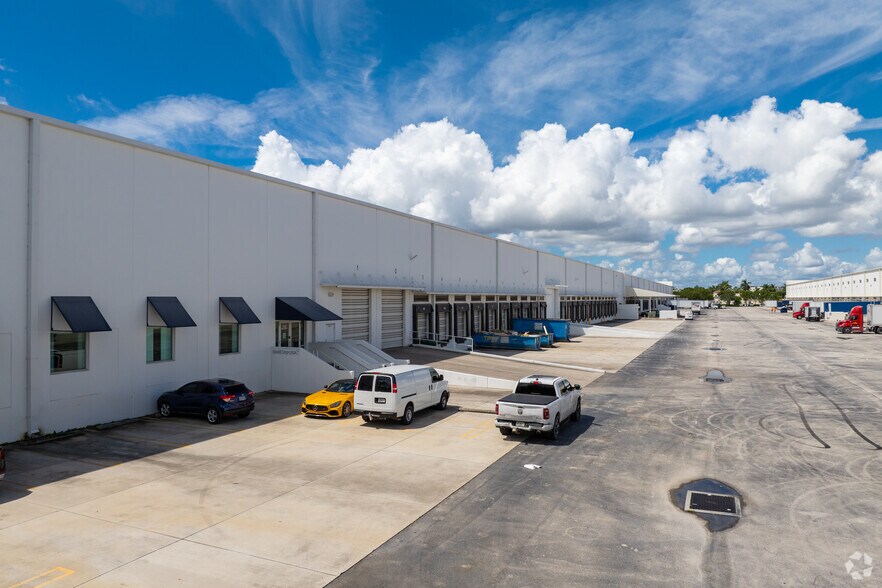 More Photos Of 10801 NW 103rd St, Medley Distribution For Lease