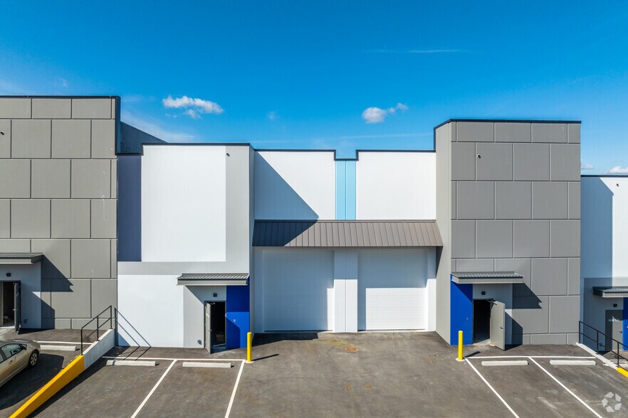More Photos Of 19929 84 Av, Langley Warehouse For Lease