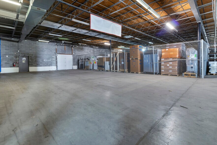 More Photos Of 2828 Tobey Dr, Indianapolis Distribution For Lease