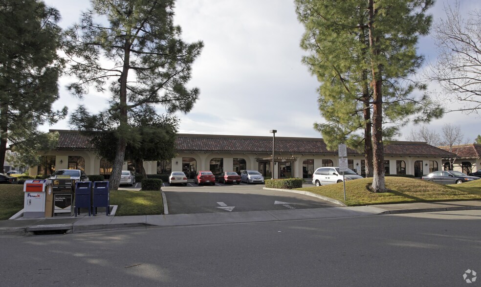 More Photos Of 1020 Serpentine Ln, Pleasanton Medical For Lease