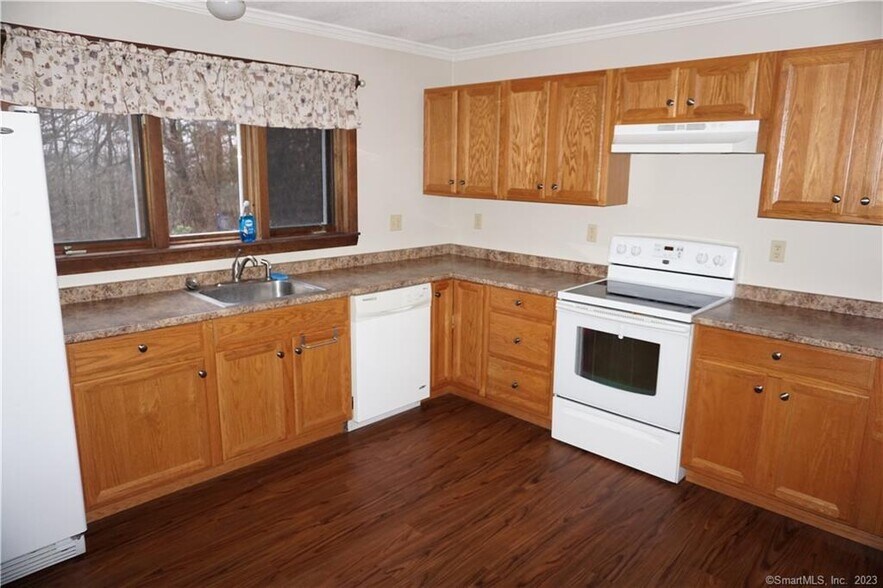 More Photos Of 284 Merrow Rd, Tolland Office For Sale