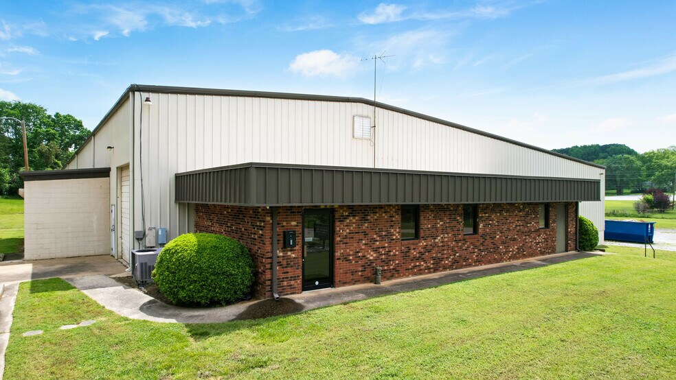 More Photos Of 124 N Charleston St, Blacksburg Warehouse For Sale