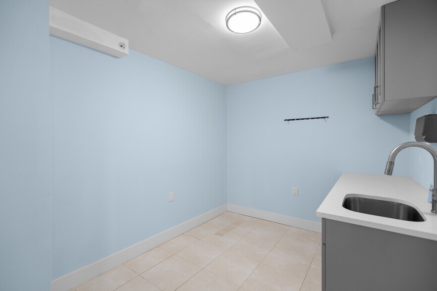 More Photos Of 299-307 Grand St, Jersey City Apartments For Lease