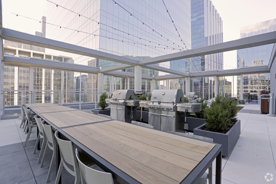 More Photos Of 215 W Lake St, Chicago Apartments For Lease