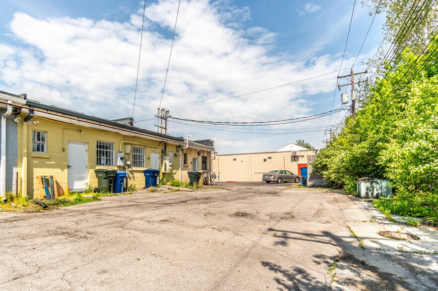 More Photos Of 351 Southland Dr, Lexington Fast Food For Sale