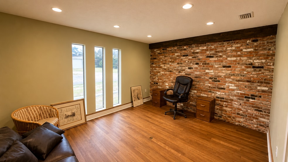More Photos Of 5114-5116 Stepp Ave, Jacksonville Warehouse For Sale