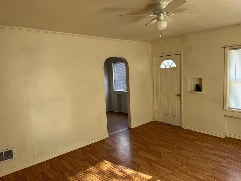 More Photos Of 1333 Miller Ave, Burley Apartments For Sale