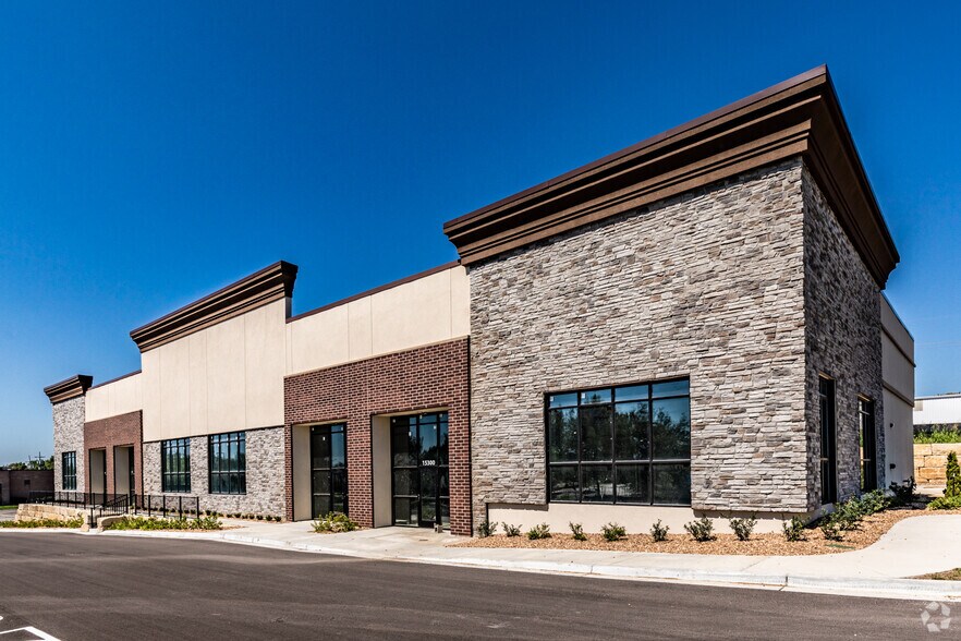 More Photos Of 15200 College Blvd, Lenexa Industrial For Sale